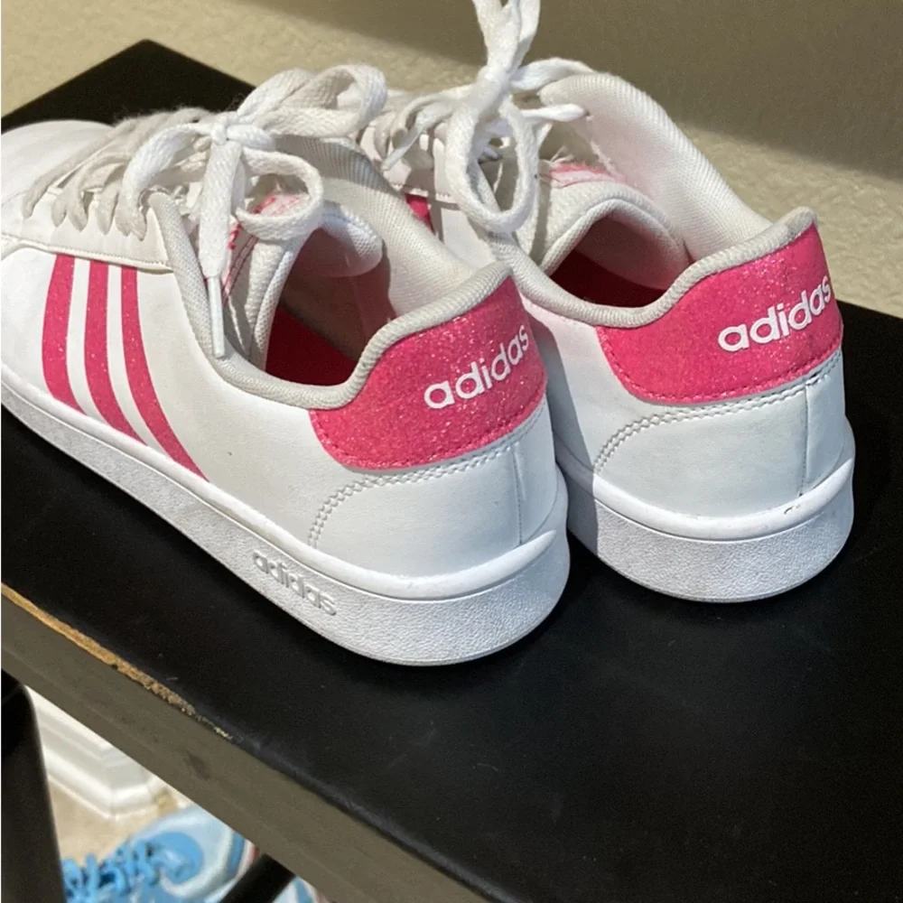 Adidas 5Y/6.5W - Picture 2 of 2